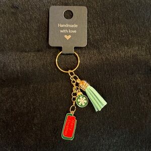 🎄 🎁 Handcrafted- Gold tone Christmas keychain -snowflake ornament and tag